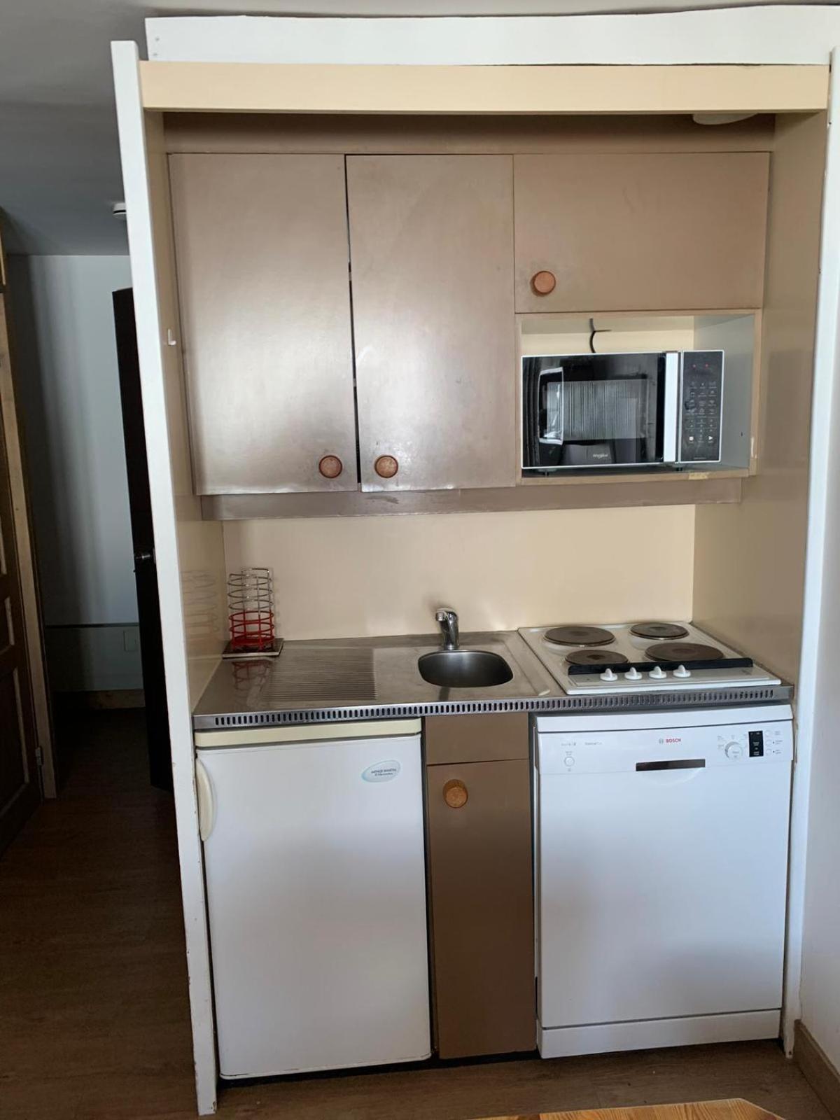 In Out Apartment